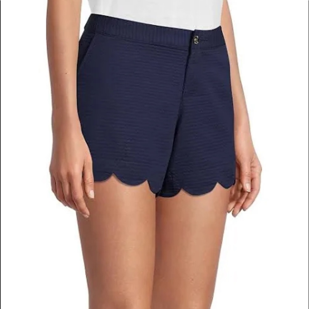 Lilly Pulitzer scallop shorts size 4